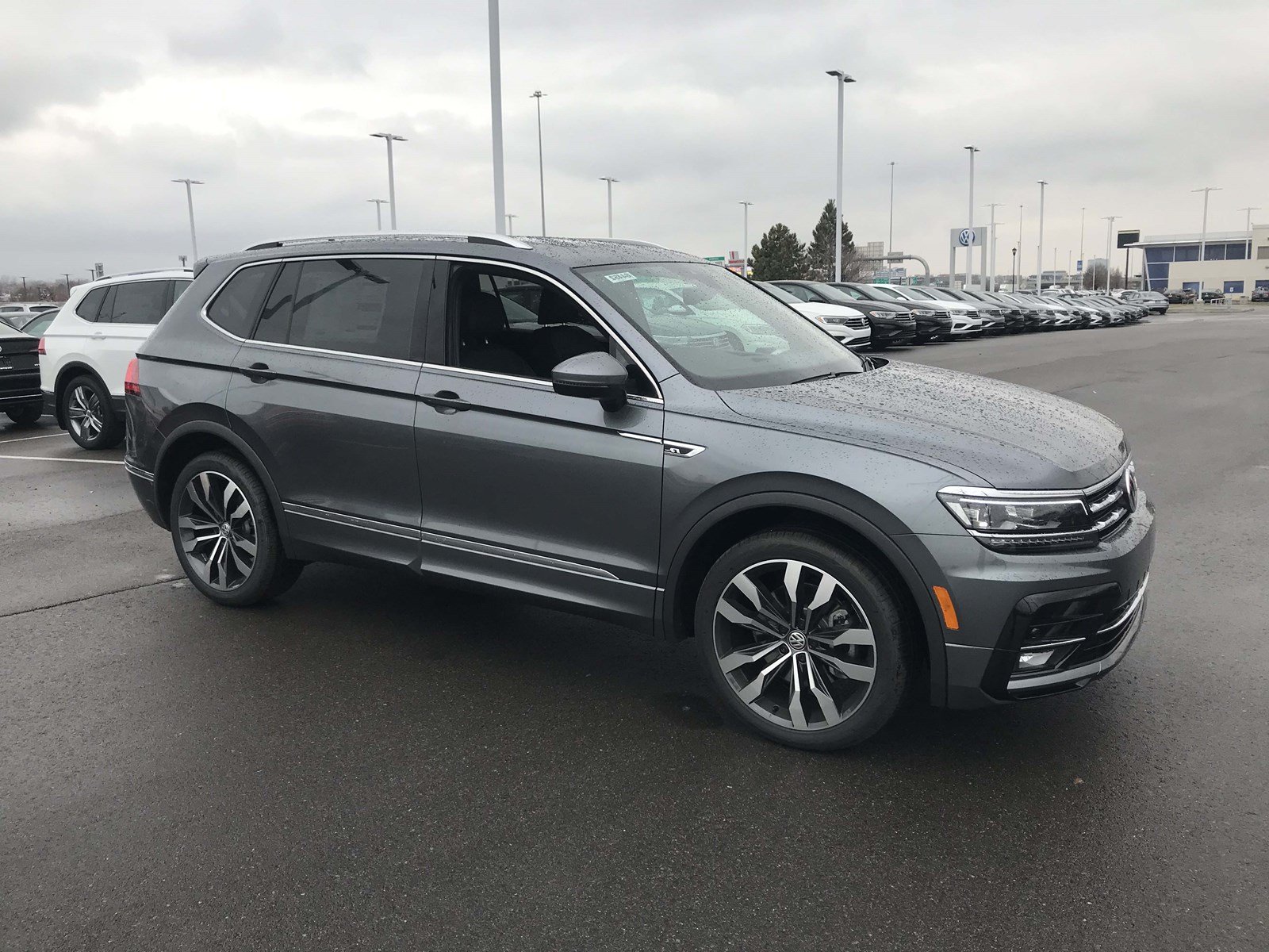 New 2019 Volkswagen Tiguan Sel Premium R Line With Navigation Awd